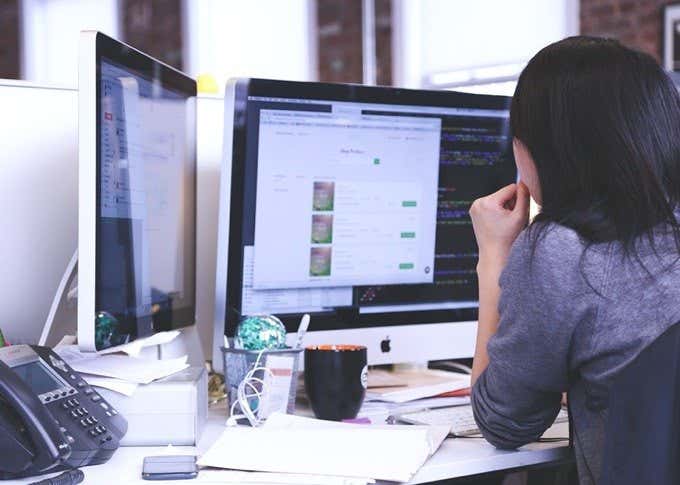 How to Setup Dual Monitors in Windows image