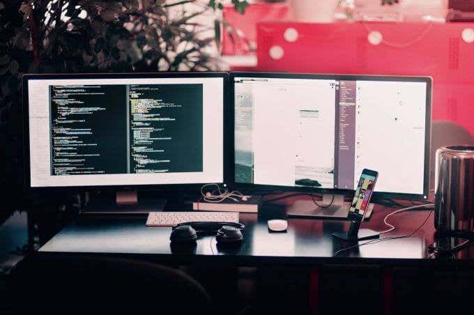 Setup Dual Monitors On Windows 10 image
